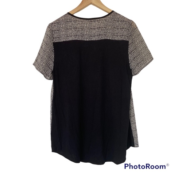 DANIEL RAINN BLACK/WHITE PRINTED SHORT SLEEVED TOP/BLOUSE W/ BRAIDED NECKLINE, S - Picture 2 of 12